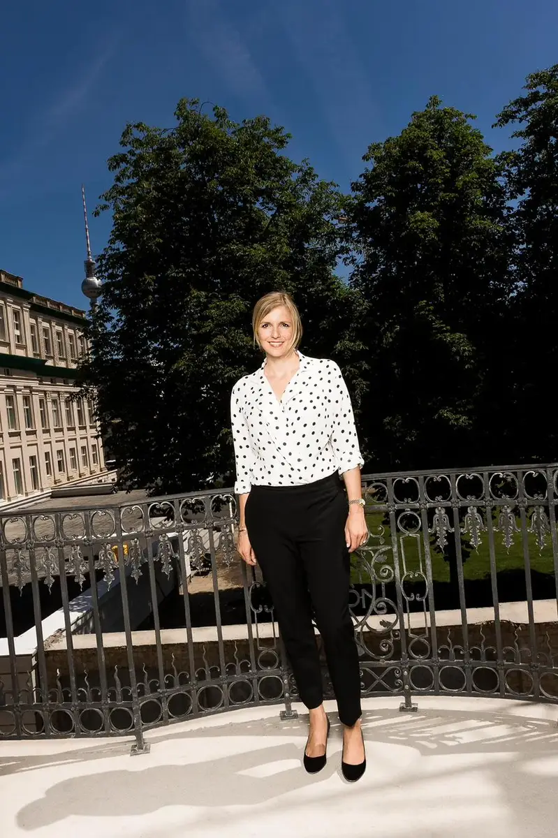 Deutsche Bank ArtMag, Leadership Portraits by photographer Christoph Neumann, Berlin