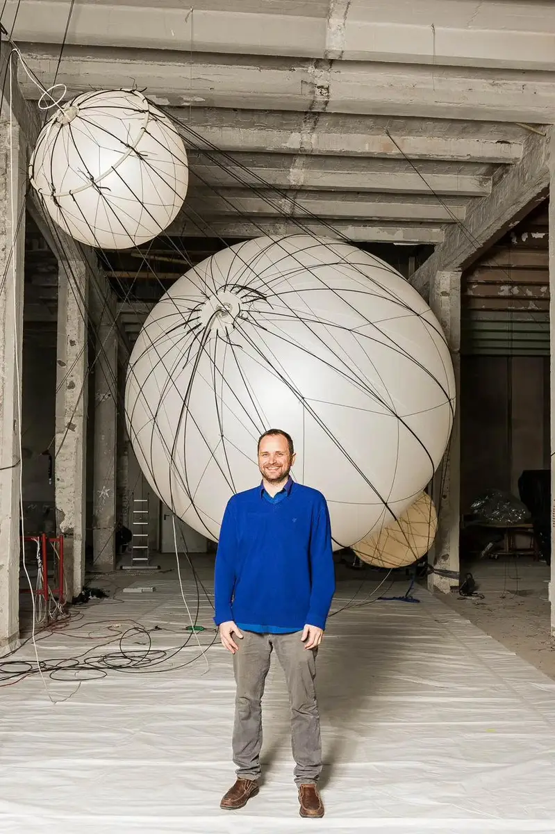Tomás Saraceno, Artist, photographed for NZZ by photographer Christoph Neumann, Berlin
