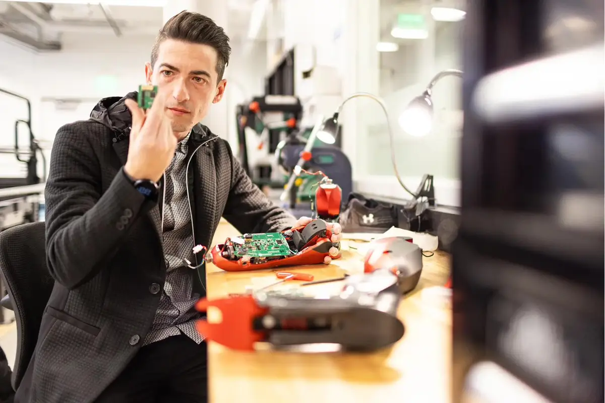 Tommaso Lenzi, Bionic Engineering Lab, Salt Lake City by photographer Christoph Neumann, Berlin